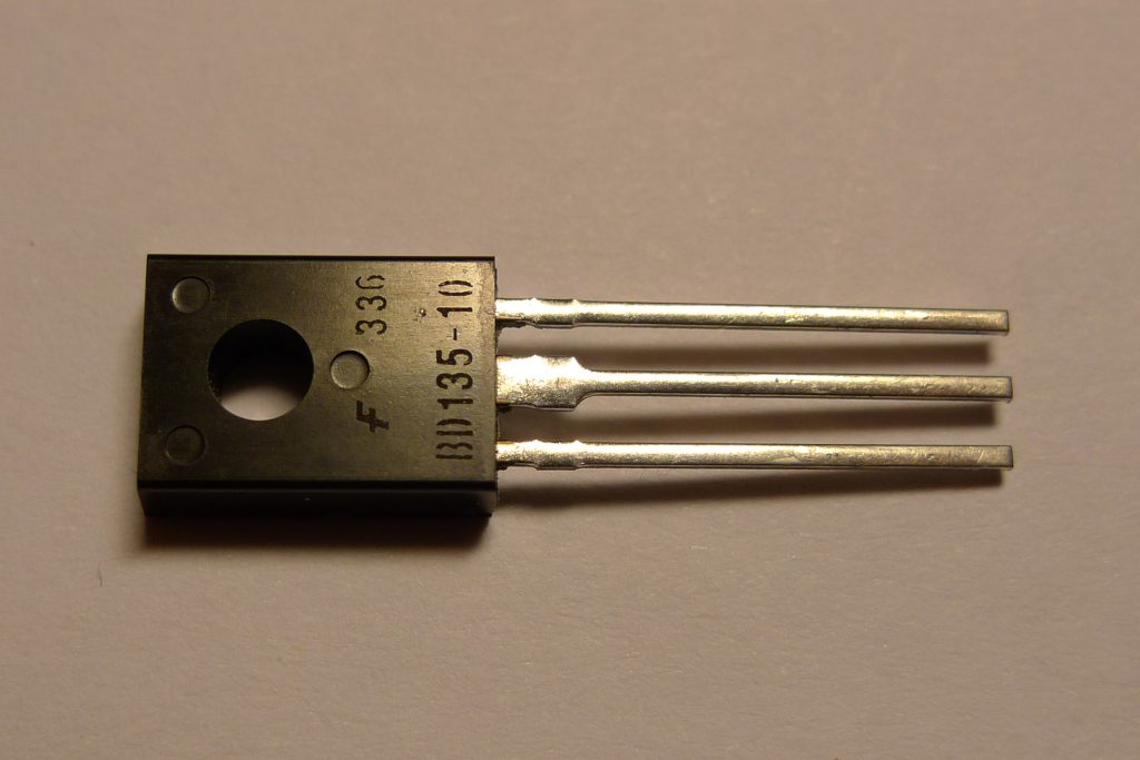 BD135 NPN transistor in a TO-126 package.