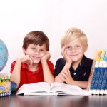 imagen de niños con libros